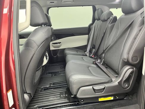 Used 2024 Kia Carnival SX Prestige FWD image 41