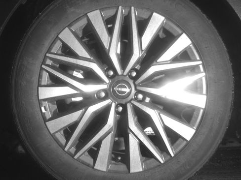 Used 2025 Nissan Altima 2.5 SV image 12