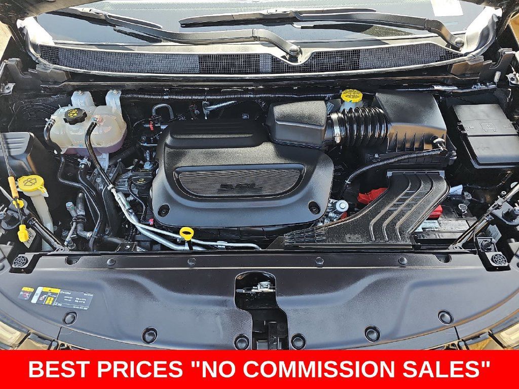 Used 2026 Chrysler Pacifica Limited w/ S Appearance Package FWD image 34
