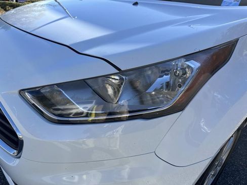 Used 2020 Ford Transit Connect XLT image 10