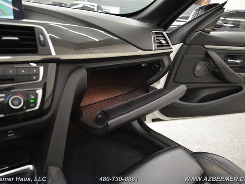 Used 2018 BMW M4 Convertible image 31