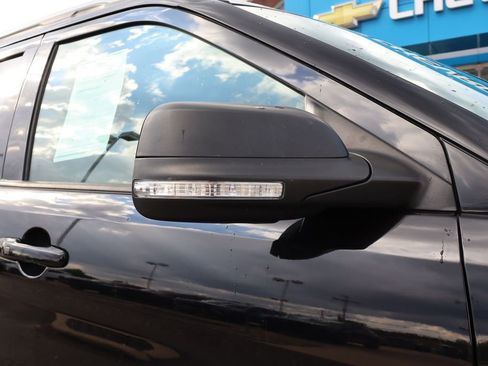Used 2019 Ford Explorer XLT w/ Equipment Group 202A AWD/4WD image 2