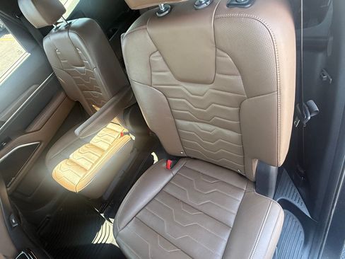 Used 2022 Kia Telluride SX w/ SX Prestige Package AWD/4WD image 15