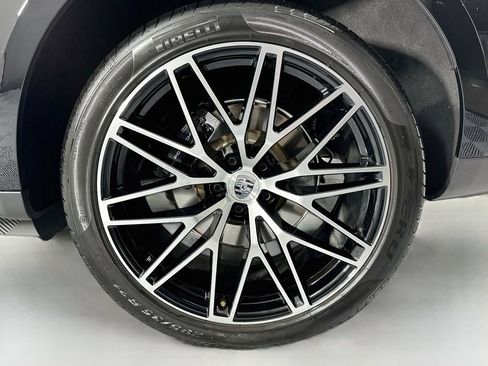 Certified 2026 Porsche Macan AWD/4WD image 33