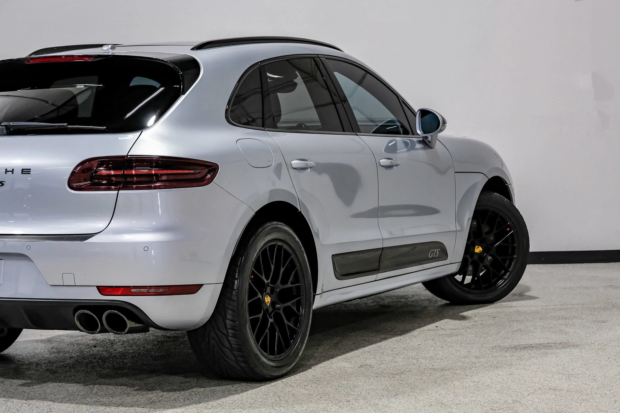 Used 2018 Porsche Macan GTS w/ Premium Package Plus AWD/4WD image 15