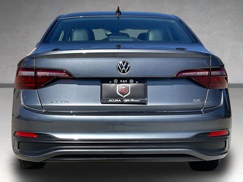 Used 2024 Volkswagen Jetta SE image 4