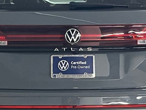 Certified 2025 Volkswagen Atlas Peak Edition SE AWD/4WD image 36