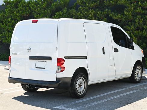 Used 2017 Nissan NV200 S image 4