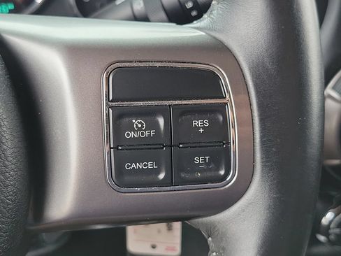 Used 2018 Jeep Wrangler Unlimited Sahara AWD/4WD image 6