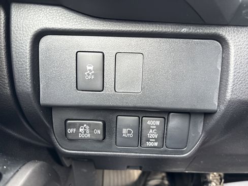 Used 2023 Toyota Tacoma TRD Sport image 28