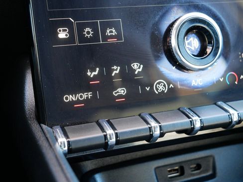 Used 2025 GMC Terrain Elevation image 31