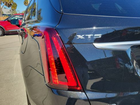 Certified 2023 Cadillac XT5 Premium Luxury w/ Platinum Package image 10