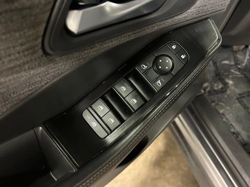 Used 2021 Nissan Rogue SV AWD/4WD image 16