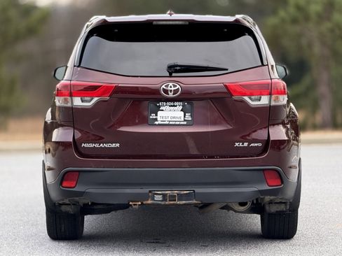 Used 2019 Toyota Highlander XLE image 5