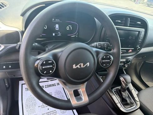 Used 2024 Kia Soul LX w/ Option Group 015 FWD image 11