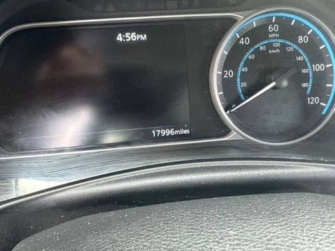 Used 2025 Nissan Leaf S FWD image 7