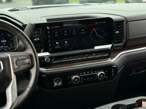 Used 2023 GMC Sierra 1500 SLE w/ Enhanced Capability Package AWD/4WD image 21