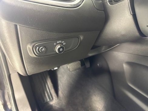 Used 2021 Chevrolet Equinox LT image 14