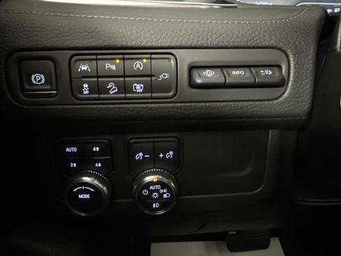 Used 2022 GMC Yukon Denali AWD/4WD image 20