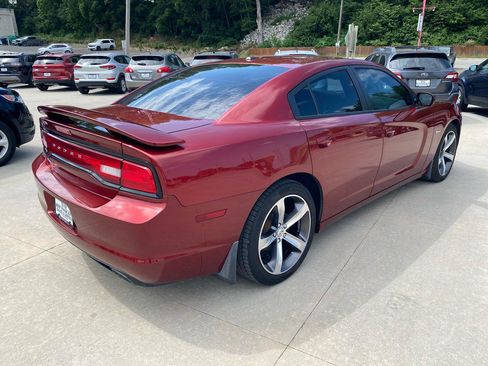 Used 2014 Dodge Charger SXT RWD image 6