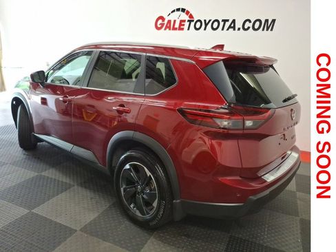 Used 2024 Nissan Rogue SV w/ SV Premium Package AWD/4WD image 8