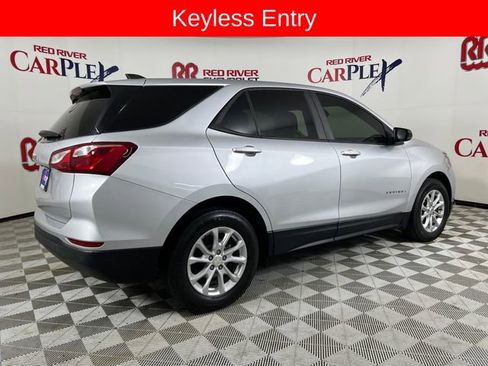 Used 2020 Chevrolet Equinox LS w/ LS Convenience Package FWD image 8
