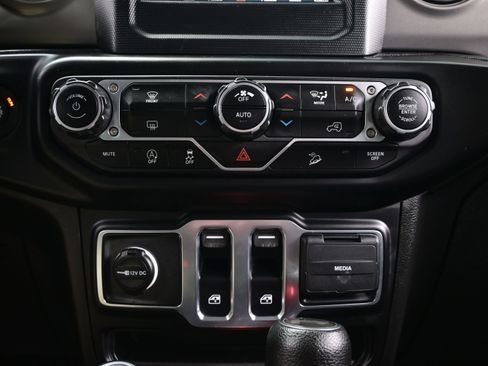 Used 2021 Jeep Wrangler Sport AWD/4WD image 21