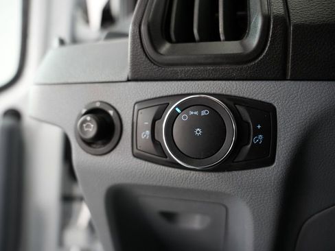 Used 2019 Ford Transit 250 130 Low Roof image 34