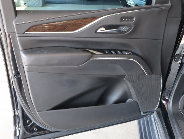 Used 2022 Cadillac Escalade Sport Platinum AWD/4WD image 18