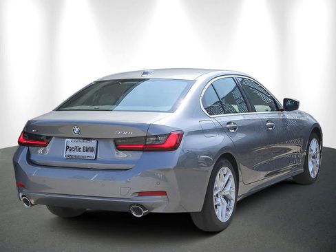 Used 2025 BMW 330i xDrive Sedan image 6