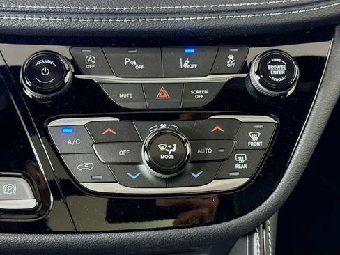 New 2026 Chrysler Pacifica Limited w/ S Appearance Package image 16