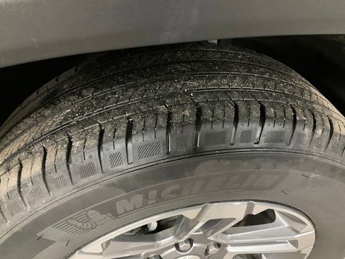 Used 2025 GMC Terrain Elevation image 27