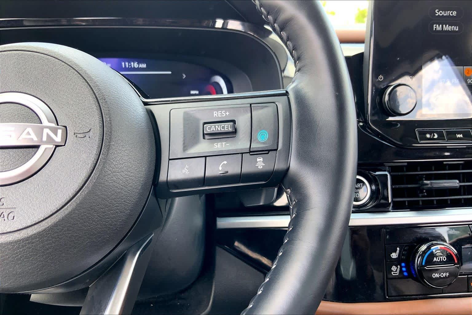 Used 2024 Nissan Pathfinder Platinum FWD image 24