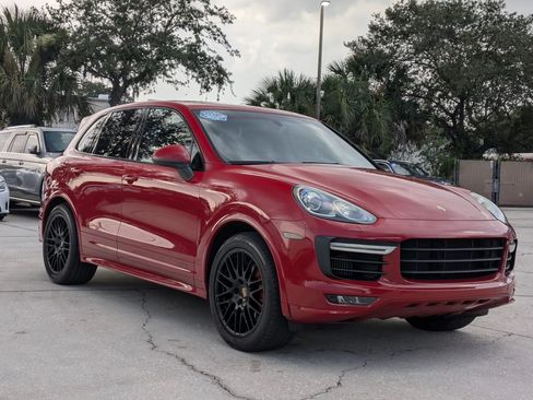 Used 2016 Porsche Cayenne GTS AWD/4WD image 4