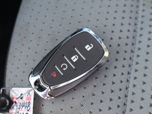 Used 2025 Chevrolet Trax LT w/ LT Convenience Package FWD image 38