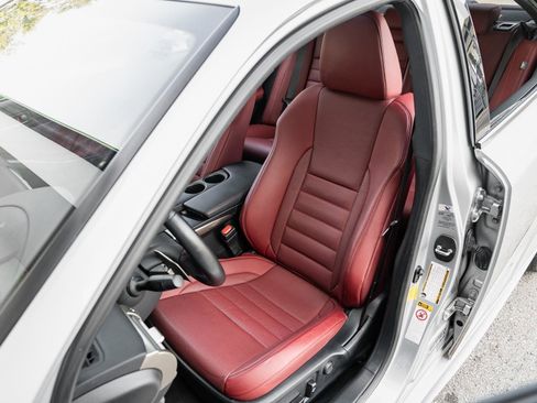 Used 2016 Lexus IS 200t image 4