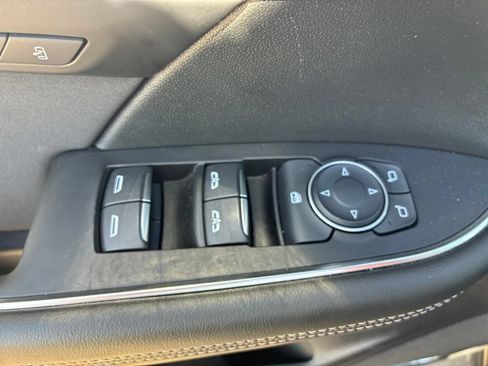 Used 2025 Buick Envision Sport Touring AWD/4WD image 9