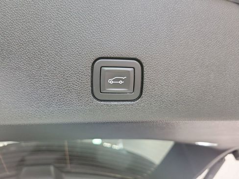 Used 2025 Cadillac XT6 Premium Luxury image 20