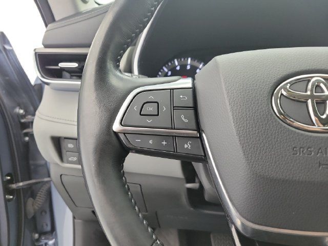 Used 2021 Toyota Highlander Limited FWD image 25
