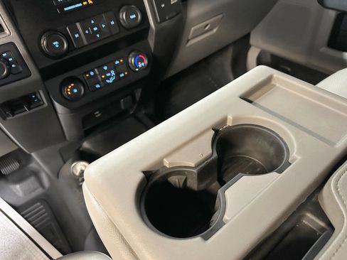 Used 2022 Ford F250 XL w/ Power Equipment Group image 19