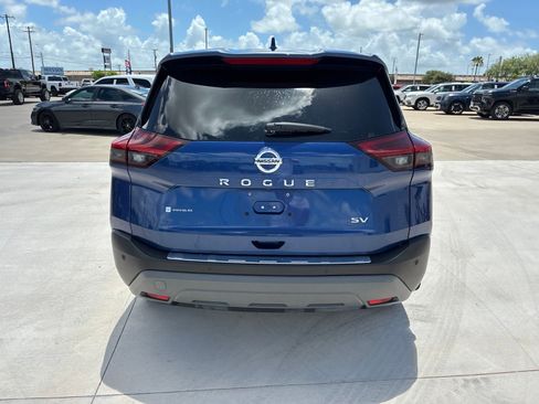 Used 2021 Nissan Rogue SV FWD image 4