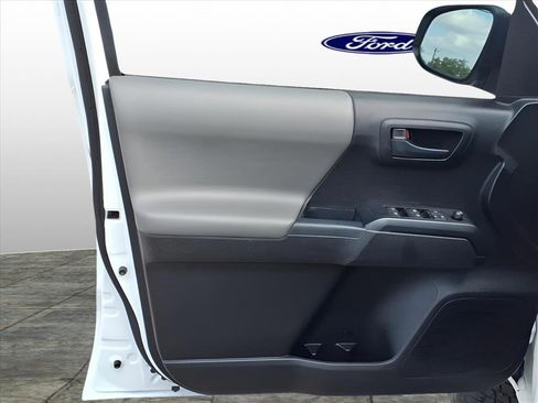 Used 2023 Toyota Tacoma 4x4 Double Cab image 11