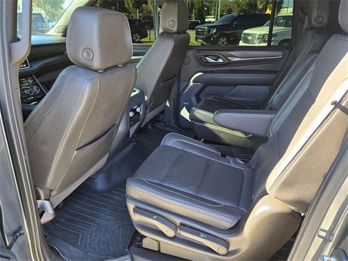 Used 2021 GMC Yukon XL Denali w/ Denali Premium Package image 9