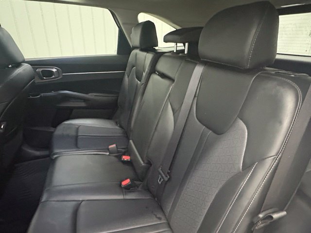 Used 2023 Kia Sorento S w/ Panoramic Sunroof Package AWD/4WD image 9
