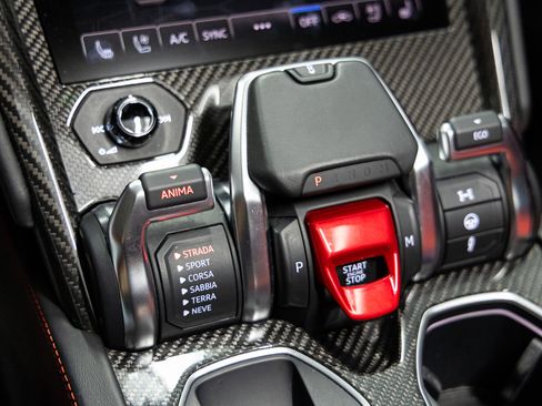 Used 2021 Lamborghini Urus image 28