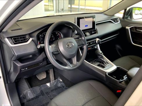 Used 2024 Toyota RAV4 XLE w/ Convenience Package FWD image 19