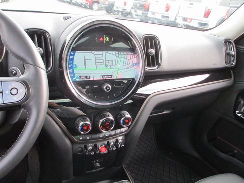 Used 2022 MINI Cooper Countryman S w/ Premium Package image 25