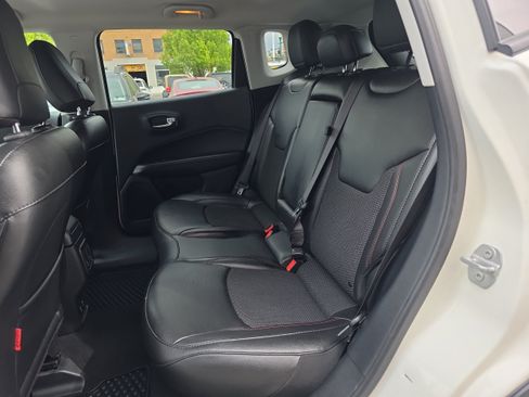 Used 2020 Jeep Compass Trailhawk AWD/4WD image 5