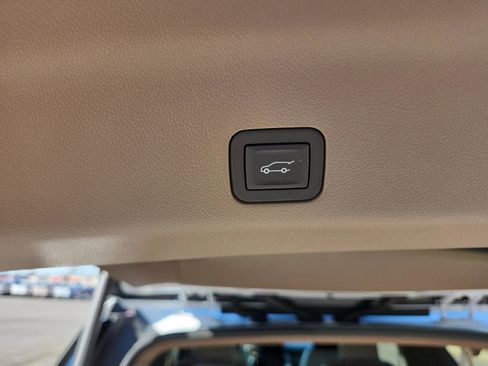 Certified 2026 GMC Yukon XL Denali w/ Denali Reserve Package image 12