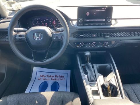 Used 2025 Honda Accord SE image 9